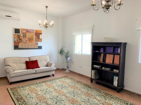 Wide and traditional- 2Bd 1Bth- Gavidia